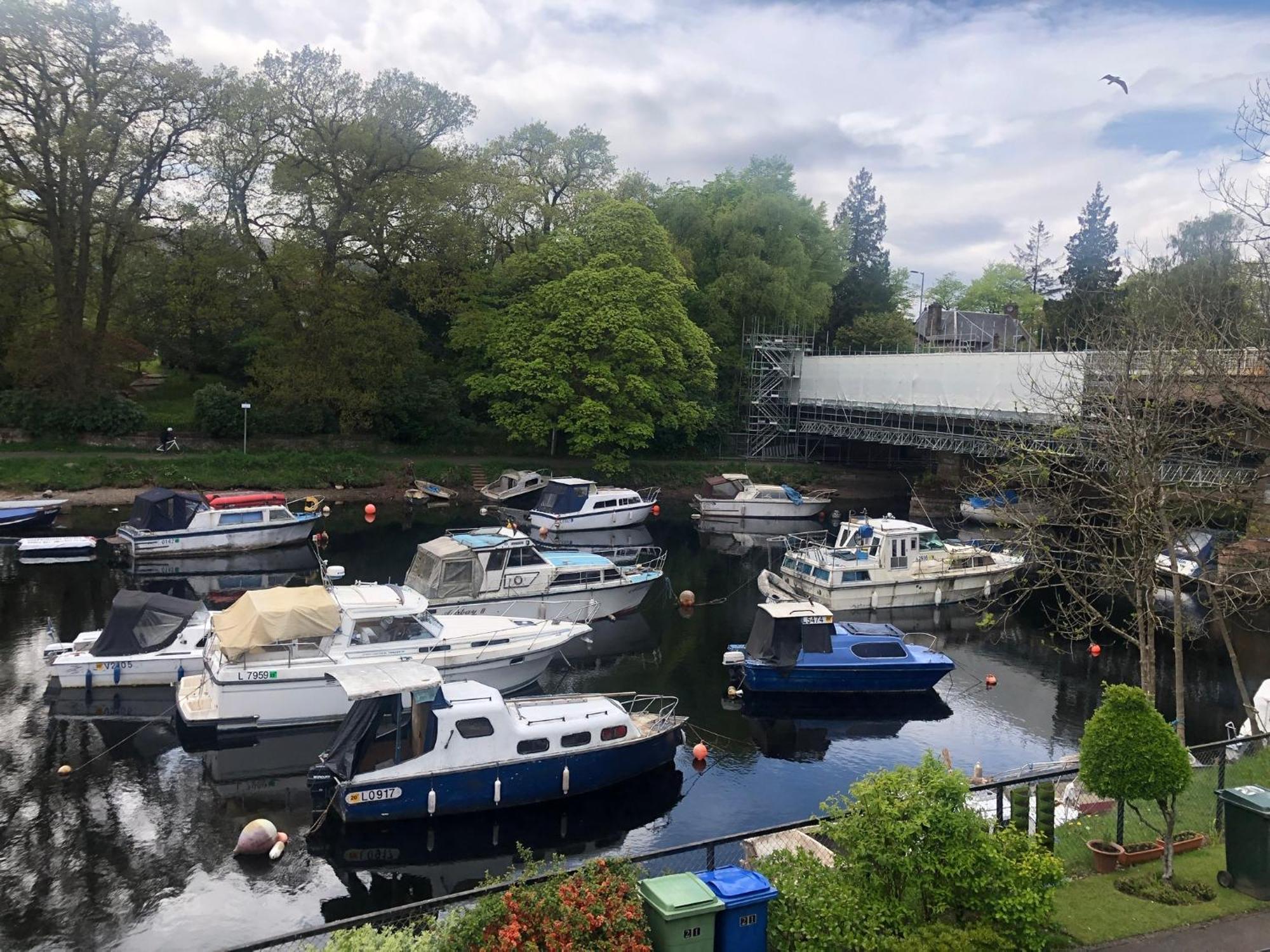 Loch Lomond Riverside Apartments A Balloch Eksteriør billede